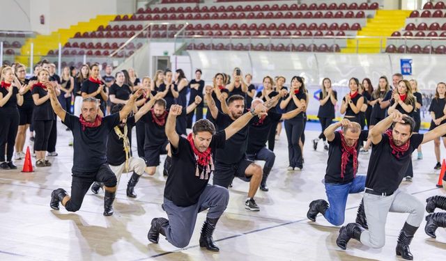 İzmir'de zeybek bilmeyen kalmayacak!