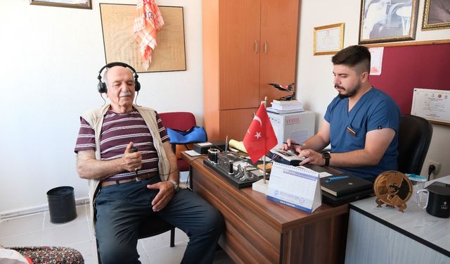 Menemen'de ücretsiz işitme testi 2 bin kişiye ulaştı