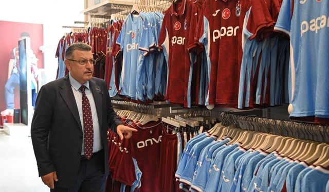 Trabzonspor'da Salah rüzgarı: Başkan Genç 6 bin 661 forma alarak kampanya başlattı