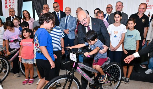 Denizli’de çocukların bisiklet sevinci yüzleri güldürdü