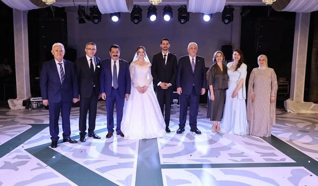 İyi Parti Denizli Milletvekili Yasin Öztürk kızını evlendirdi