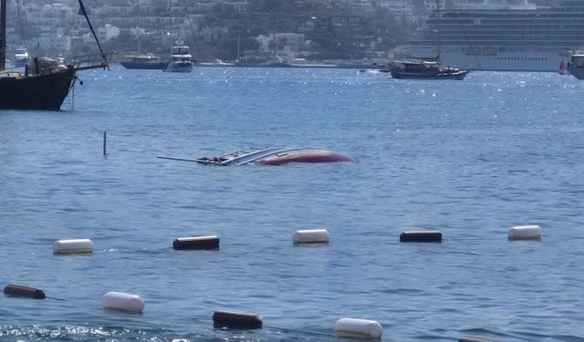 odrum Bardakçı Koyu’nda 11 metrelik yelkenli tekne sulara gömüldü!