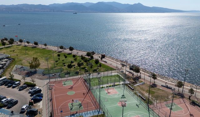 Bostanlı’daki iki padel kortunda sona doğru! Açılış tarihi belli oldu