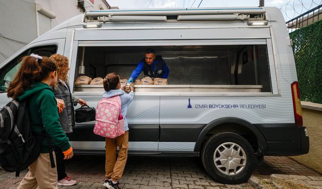 Çocuklar derse aç girmiyor, velilerin bütçesi rahatlıyor