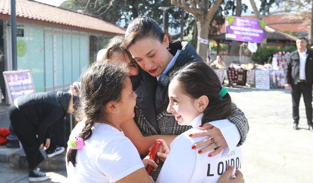 Efes Selçuk’ta büyük eğitim hareketi: Kırtasiyeden ulaşıma tam paket sosyal destek!