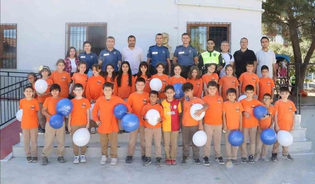 Polislerden lösemiyi yenen Talha’ya moral ziyareti