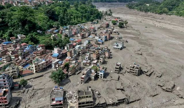 900 işçi tünellerde mahsur: Himalayalar’da yüz yılın afeti