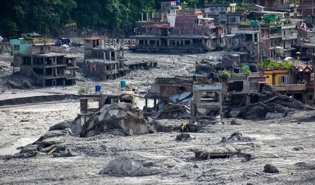 Nepal sel felaketinde bilanço ağırlaşıyor! Ölü ve kayıp sayısı açıklandı