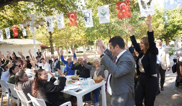 Torbalı’da İşitme Engelliler Haftası’nda anlamlı buluşma