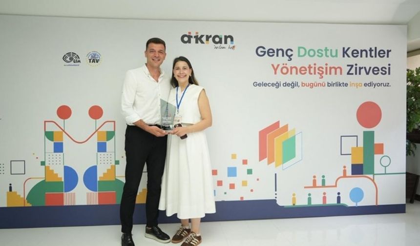 Denizli Büyükşehir’e “Genç dostu kent: İyi yönetişim teşvik ödülü”
