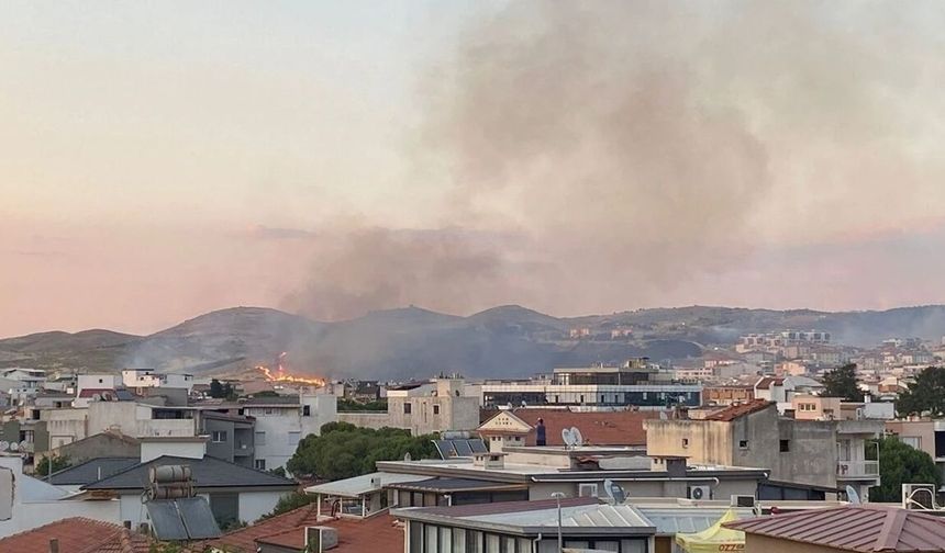 İzmir Seferihisar'da korkutan yangın: Alevler yerleşim yerlerinin kapısından döndü