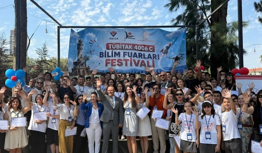 İzmir'de TÜBİTAK 4006-C Bilim Fuarları Festivali