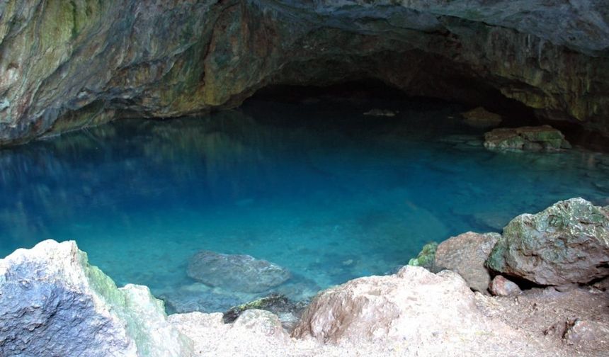 Mitolojik mağaraya toprak kayması engeli: Zeus mağarası ziyarete kapatıldı