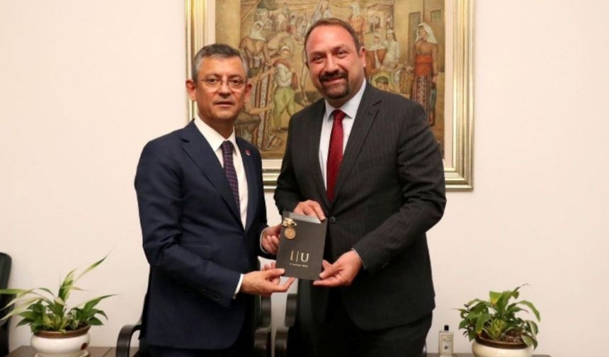 Utku Gümrükçü, Özel'in fotoğrafını indirmek isteyenlere tepki gösterdi