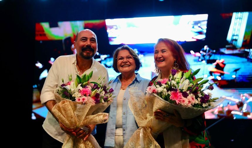 Sabahat Akkiraz ve Hüseyin Uğurlu'dan Didim'de unutulmaz konser