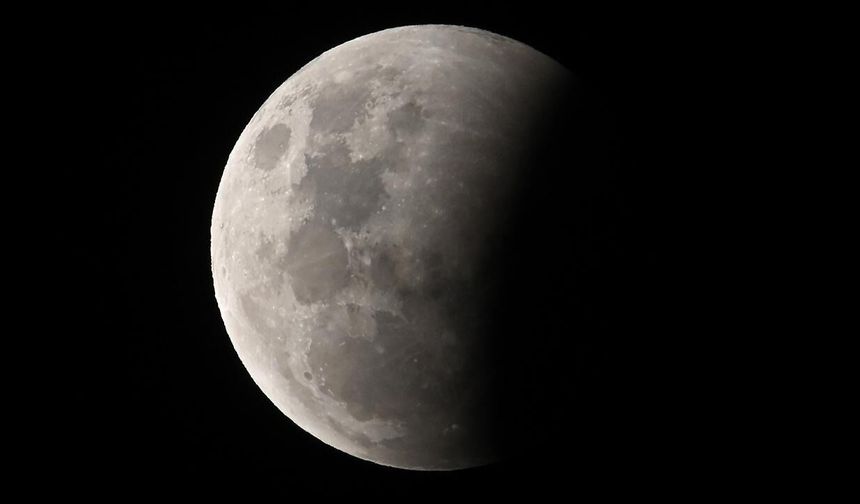 28 Ağustos Parçalı Ay Tutulması Türkiye'den izlenebilecek mi? Saat kaçta, hangi bölgelerden izlenecek?