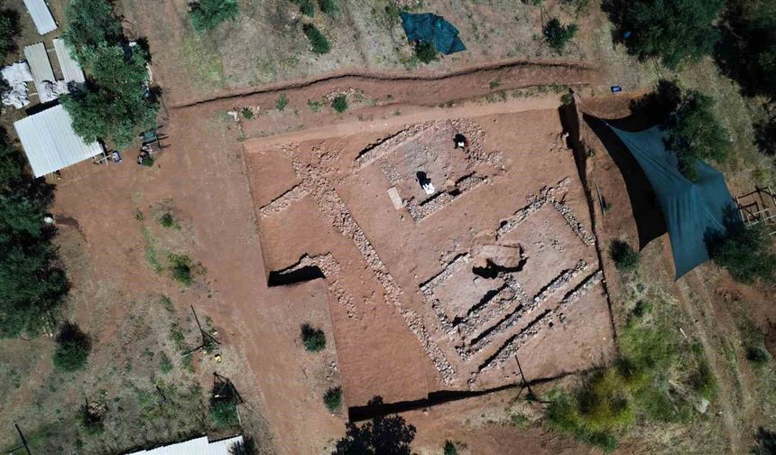 Sardes Antik Kenti’nde 2500 yıllık zaman kapsülü açıldı