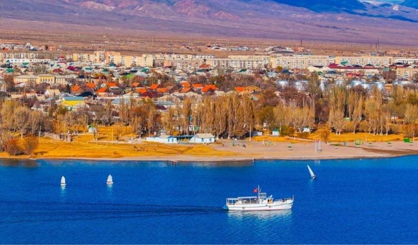 Yüksek rakıma rağmen donmayan gölün sırrı: UNESCO korumasındaki Issık Göl nerede?