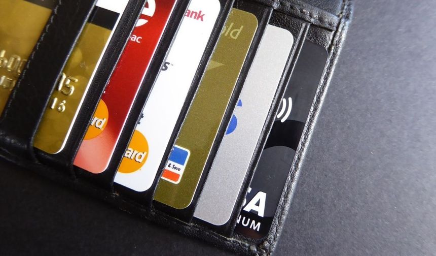 Kredi kartında asgari ödeme yapanları bekleyen büyük tehlike: Borcunuz neden bitmiyor?