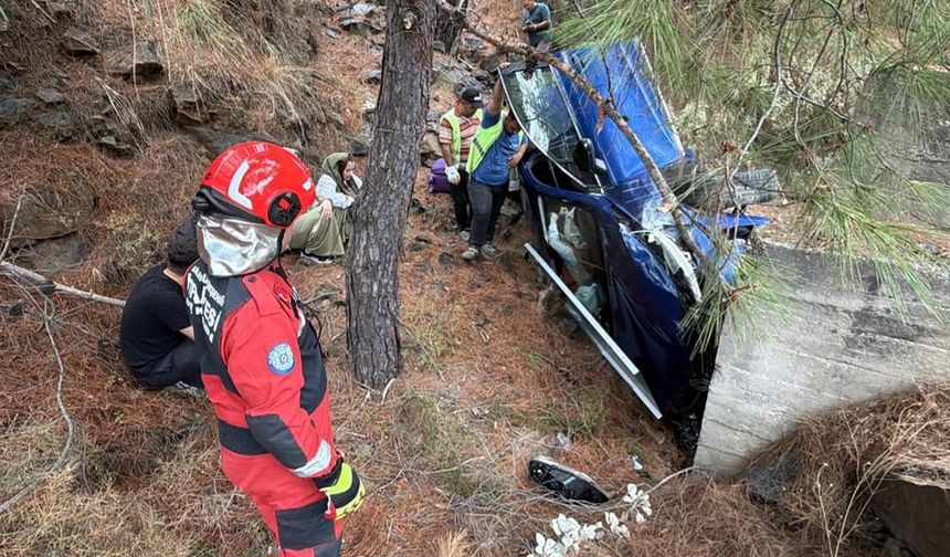 Göcek’te araç tünel üst yolunda kaza yaptı: Ekipler zamanla yarıştı