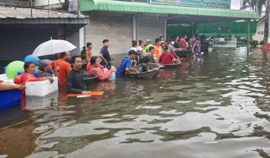 Tayland'da neler oluyor? Şiddetli yağışlar can aldı, binlerce kişi tahliye edildi