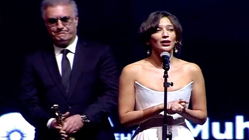 Antalya Tiyatro Festivali’nde gergin açılış: Karadağlı sahnede yuhalandı
