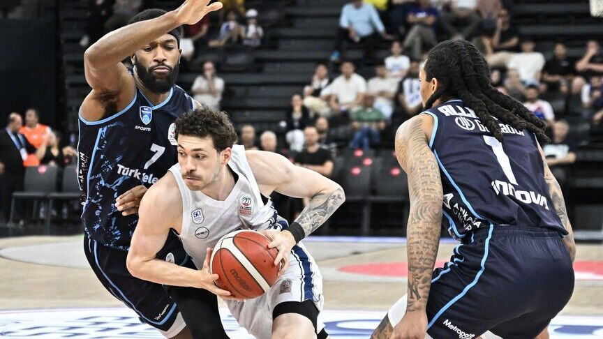 Anadolu Efes 1