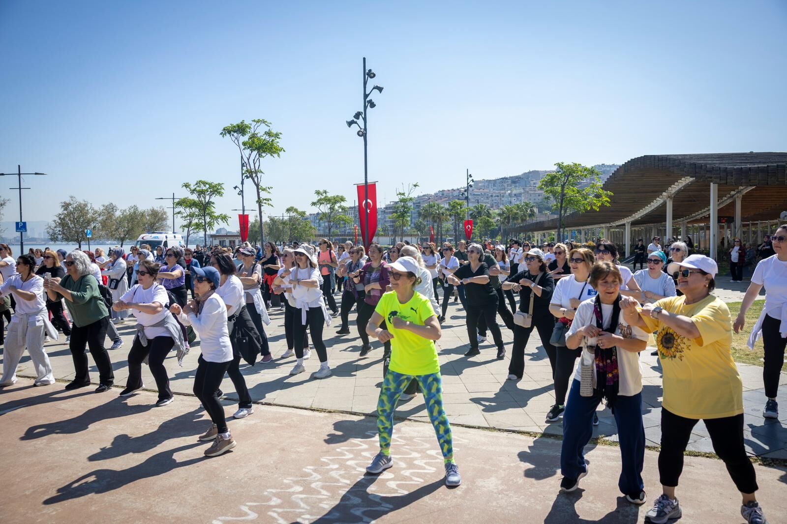 Konaklı Annelerden Anneler Günü Dansı 2