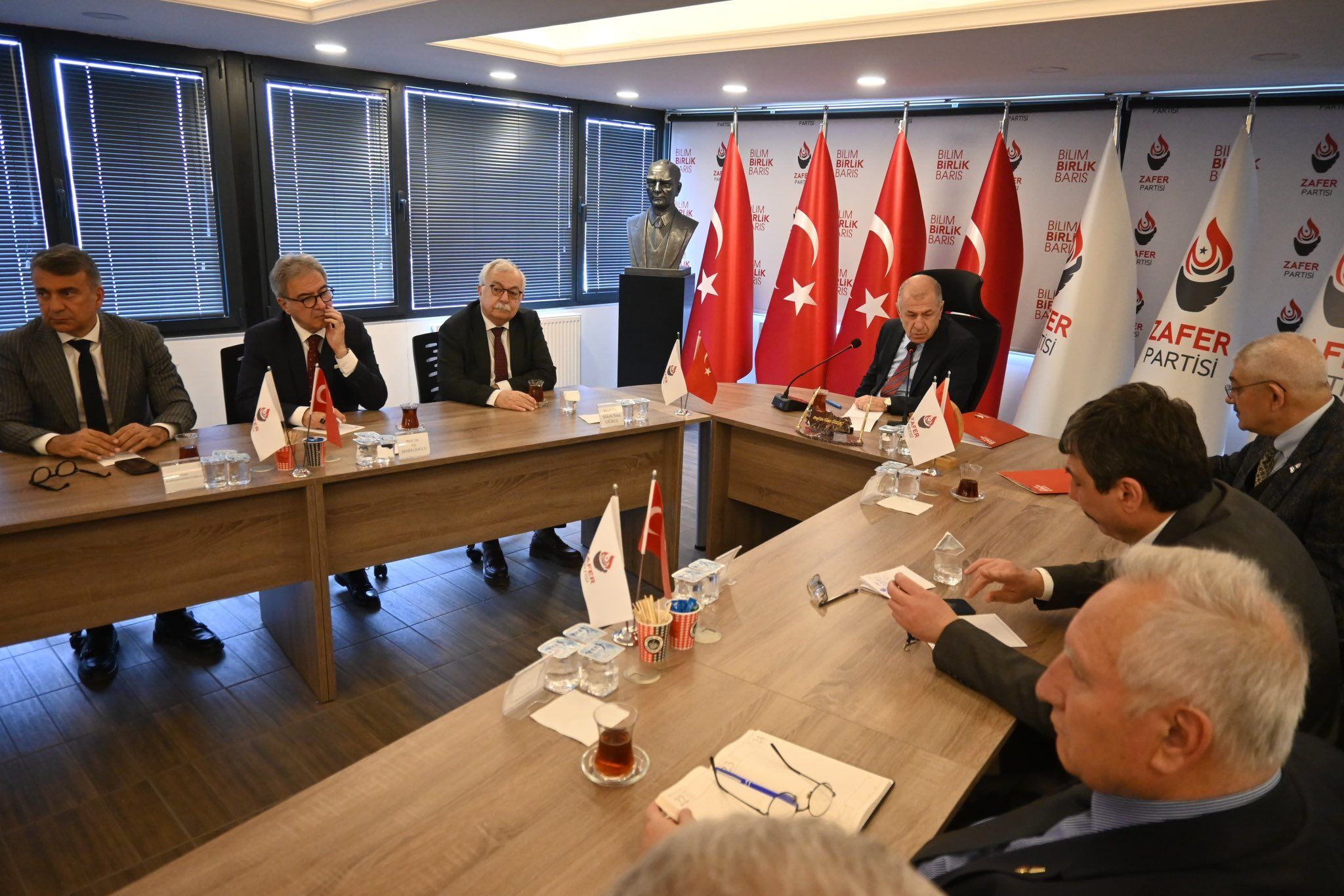 Zafer Partisi Toplantı 1