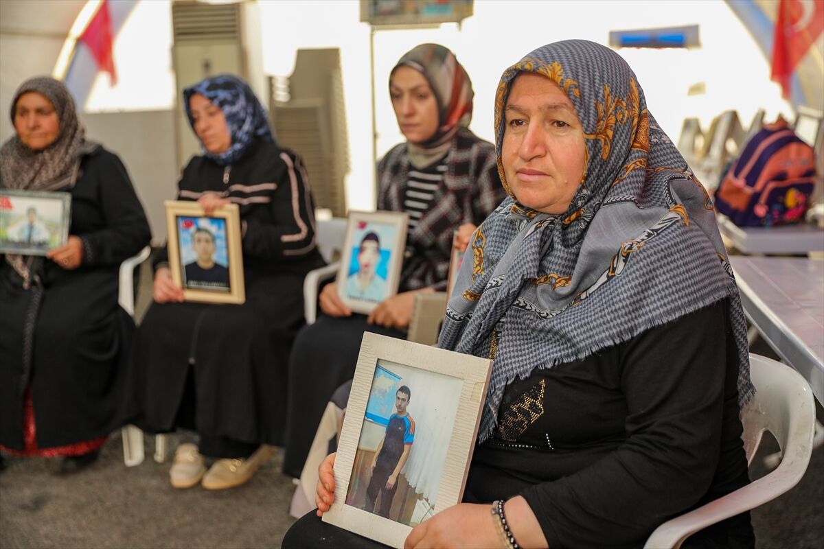 Diyarbakır anneleri, Anneler Günü'nde evlatlarından gelecek müjdeli haberi bekliyor-2