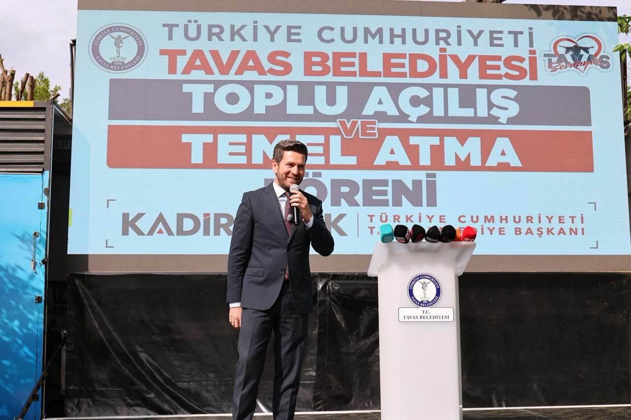 Kadir Tatık sözünü tutuyor: Tavas’ın dört bir yanı eserlerle donatıldı