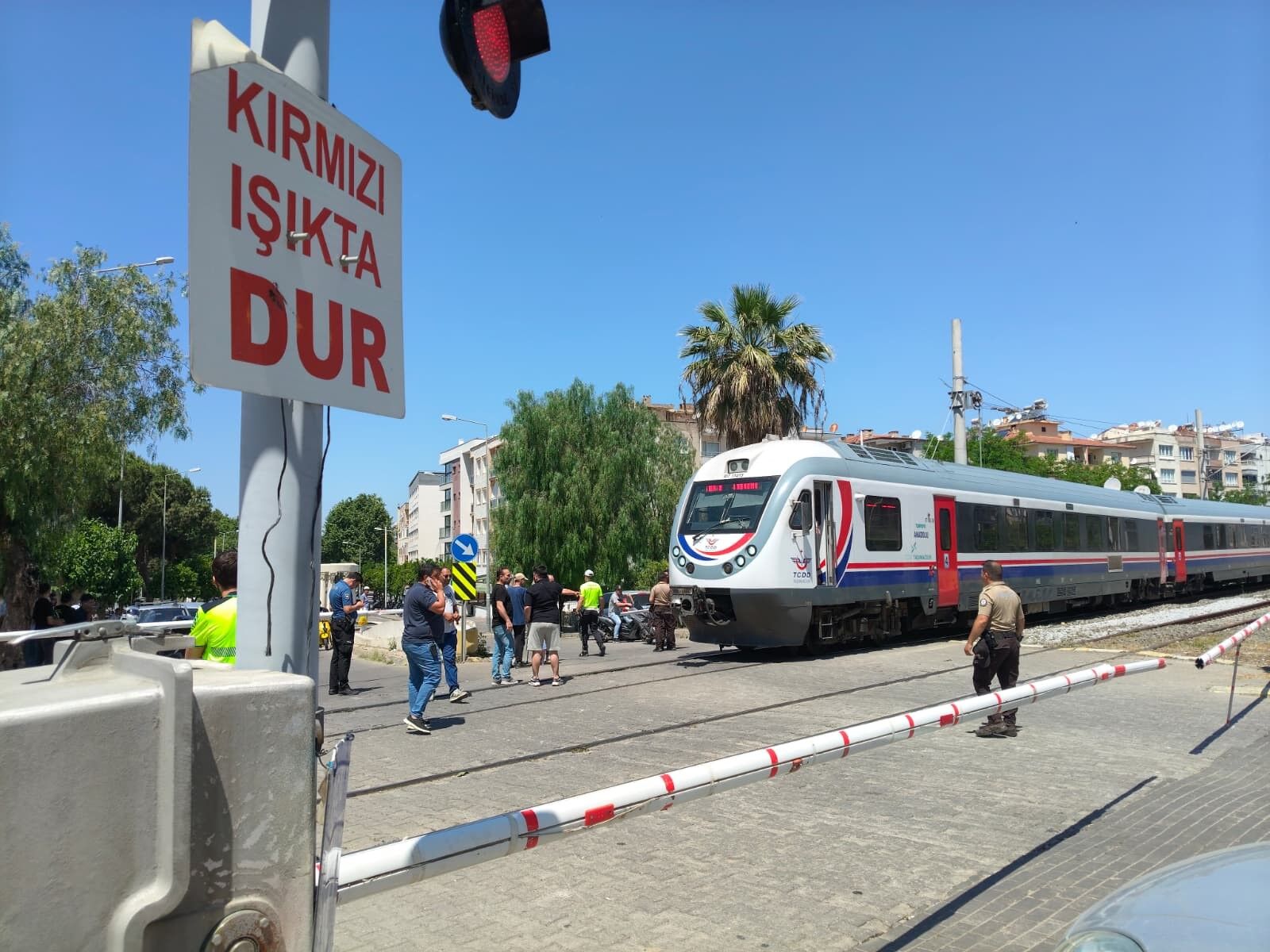 79 Yaşındaki Adam Trenin Altında Kaldı! (4)