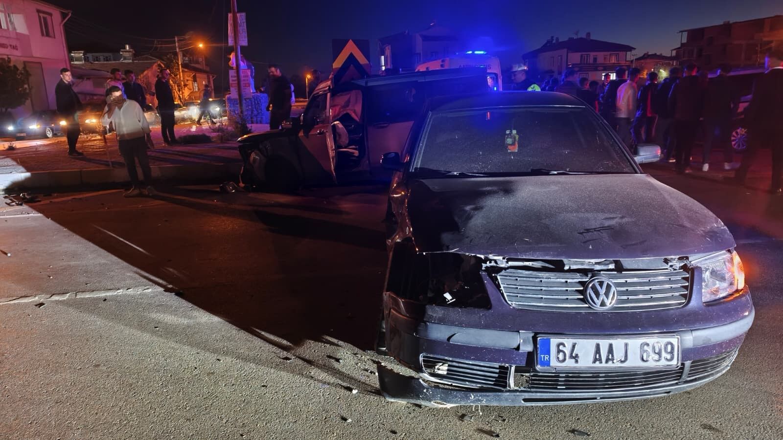 Afyon’da Kaza Üçü Çocuk Dört Kişi Yaralandı! (3)