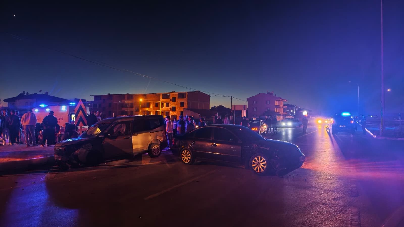 Afyon’da Kaza Üçü Çocuk Dört Kişi Yaralandı! (4)