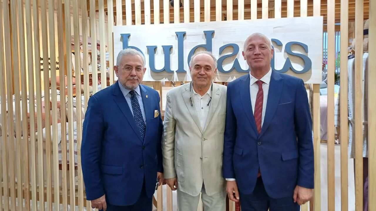 Babadağlı Başkan Kumral Tekstil Denizli’nin Lokomotif Sektörüdür