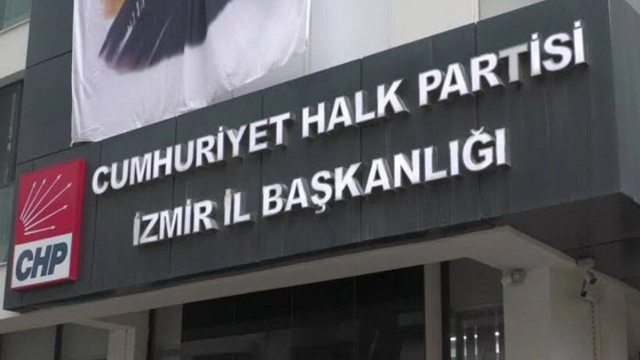 Chp İzmir'den Günay Gözaltısına Ilk Tepki Siyasi Darbe Süreci (1)