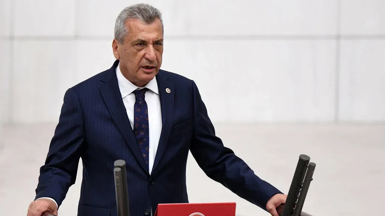 Chp'de 'Mutlak Buldan' Krizi O Vekil Için Kesin Ihraç Talebi Istendi!