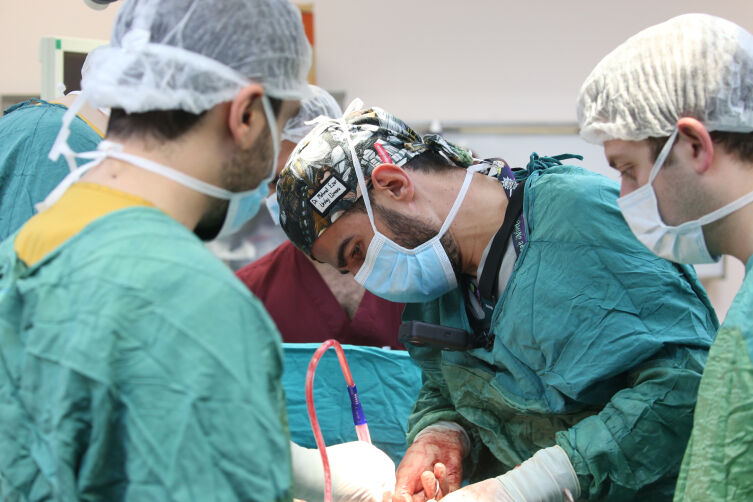 Doktorlar Bile Şaşkın Elma Büyüklüğünde Taş Çıktı