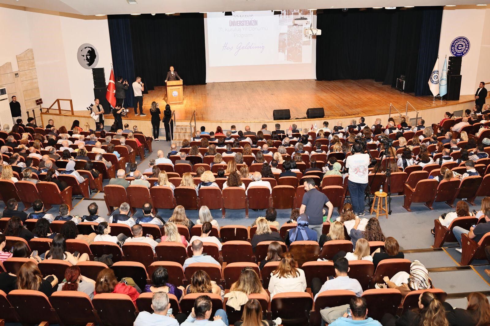 Ege Üniversitesi'nin 71. Yıl Dönümü Kutlandı Zihniniz Evrensel Kalbiniz Milletinizle Olsun (3)