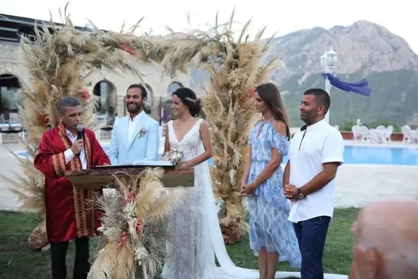 Erkan Kolçak Köstendil Ve Cansu Tosun Tek Celsede Boşandı! 2