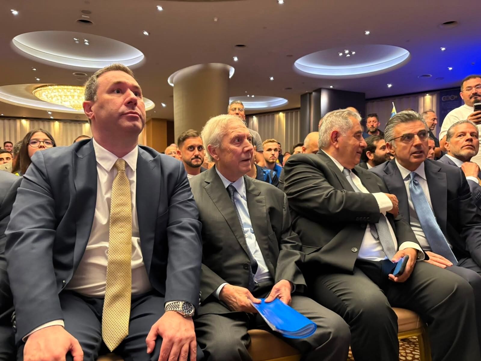 Fenerbahçeliler Ve Aziz Yıldırım İzmir'de Buluştu (7)