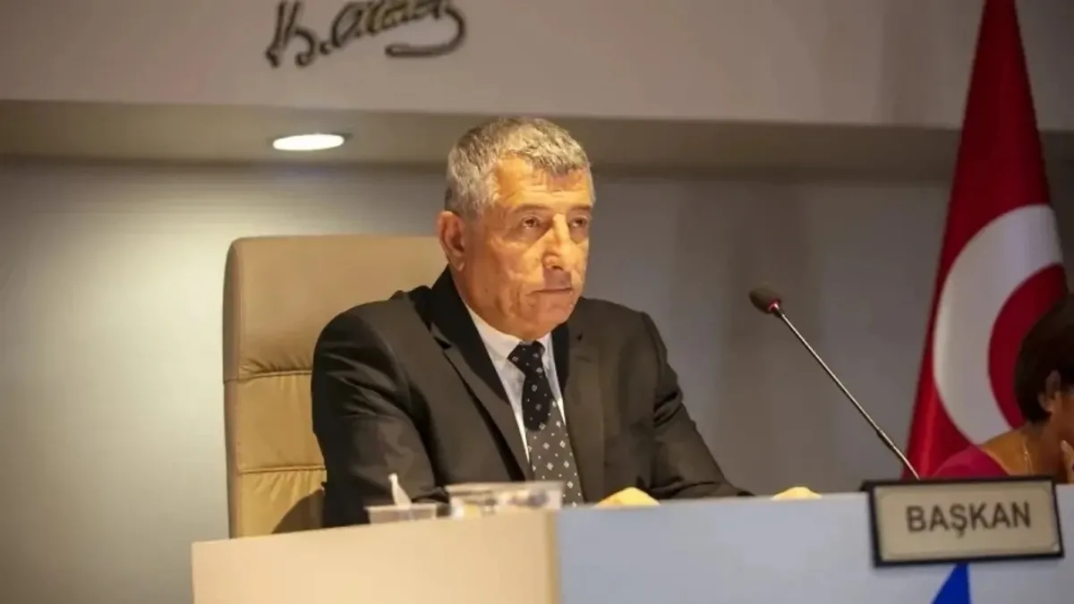 Güzelbahçe Belediyesi'ne Operasyon! Başkan Günay, Eşi Ve 7 Kişi Gözaltında!