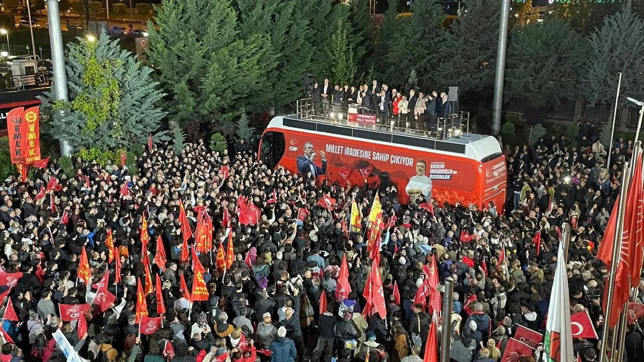 İzmir İl Başkanı Chp Genel Merkezi’nden Konuştu “Chp’ye Kimse Darbe Yapamaz!” 2