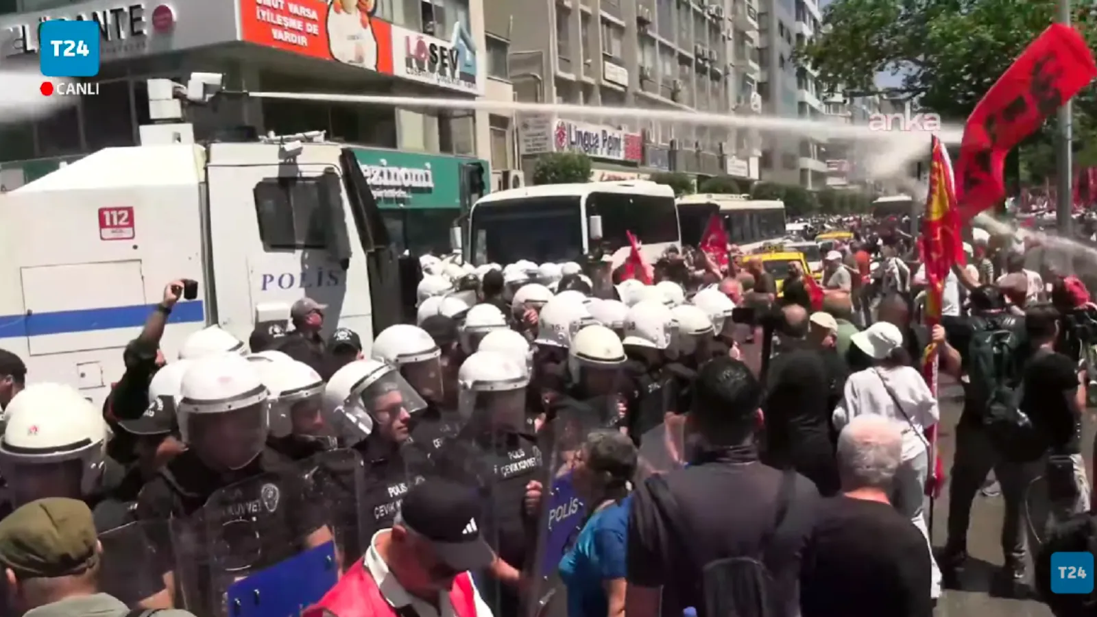 İzmir Mitingine Toma Müdahale Etti! 2