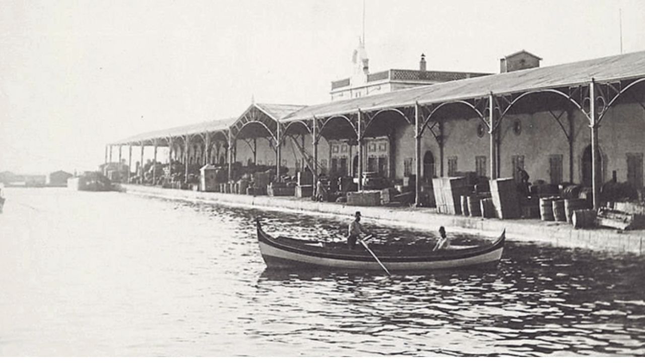 İzmir'in bir buçuk asırlık binası Konak Pier için özelleştirme kararı!