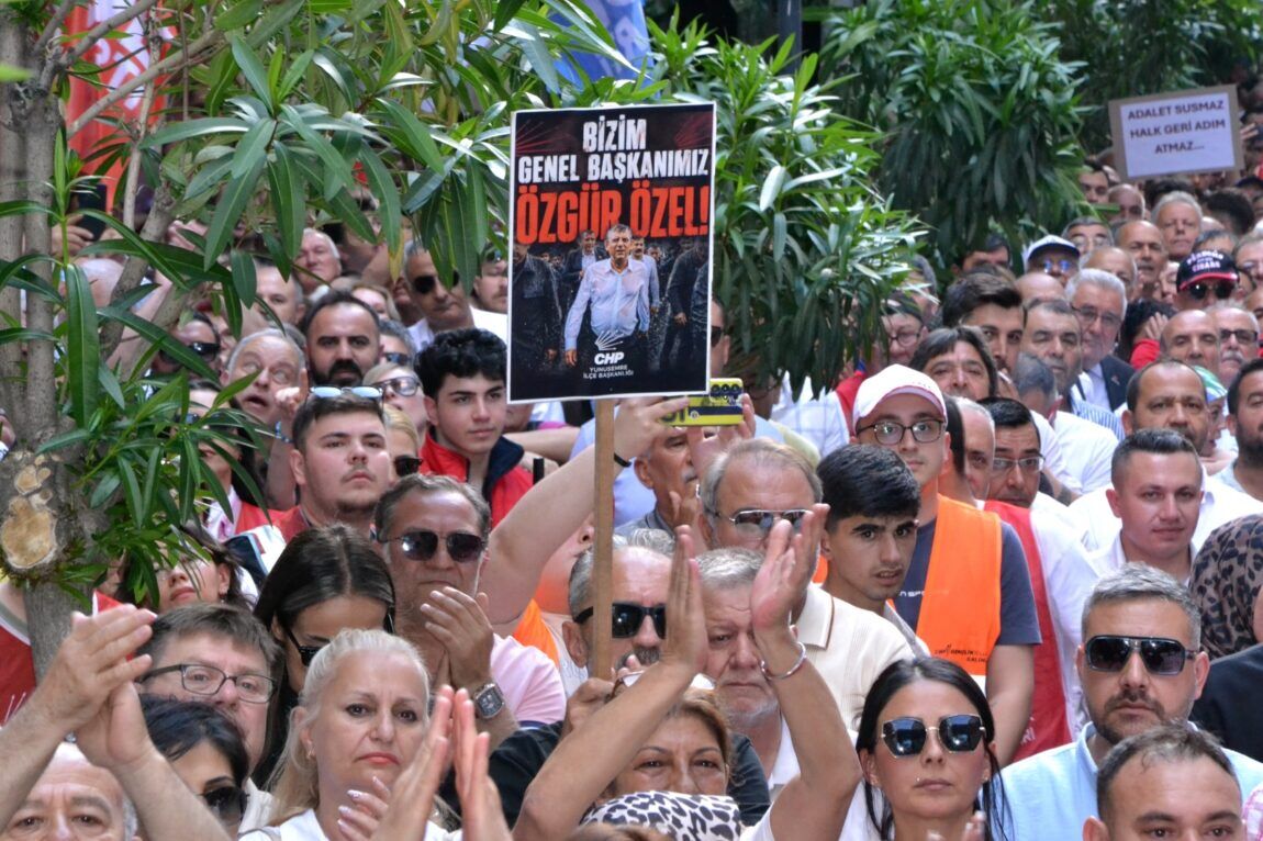 Özel Manisa'dan Seslendi Elimizi Sıkmayanlar Saray Rejimi Ile Anlaştı 2