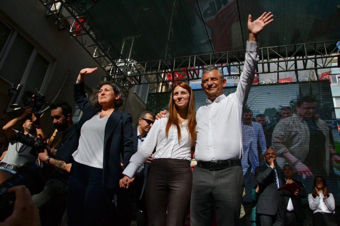 Özel Manisa'dan Seslendi Elimizi Sıkmayanlar Saray Rejimi Ile Anlaştı 4
