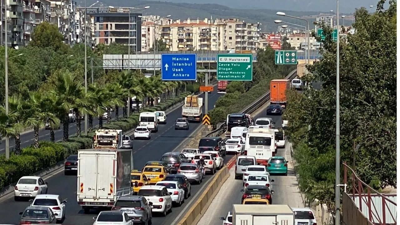 AK Partili Kaya'dan İzmir Büyükşehir'e: İzmir’de yollar Netflix dizisi gibi-1