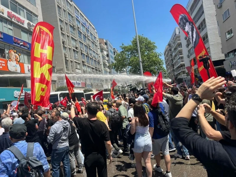 Toma'ya Çıktı, Burnu Kırıldı, Beyin Sarsıntısı Geçirdi Bir De Tutuklandı! 2