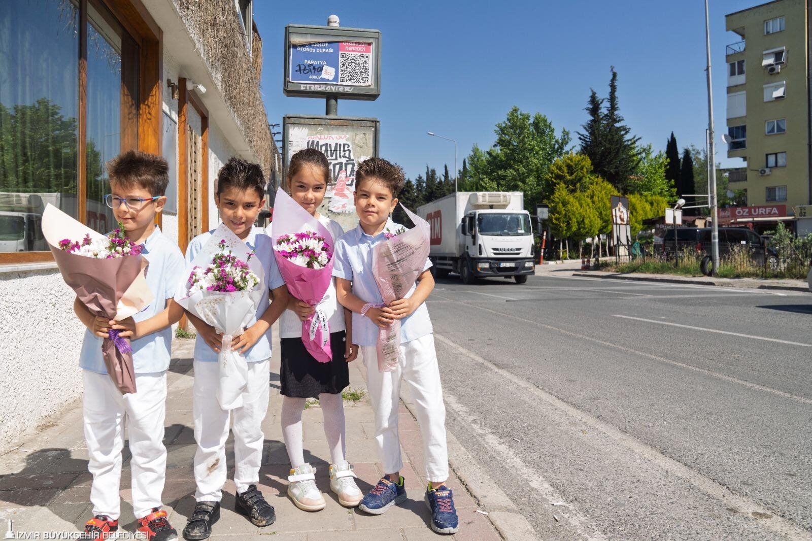 Zerrin Kaptan’a Dördüzlerinden Anneler Günü Sürprizi 3